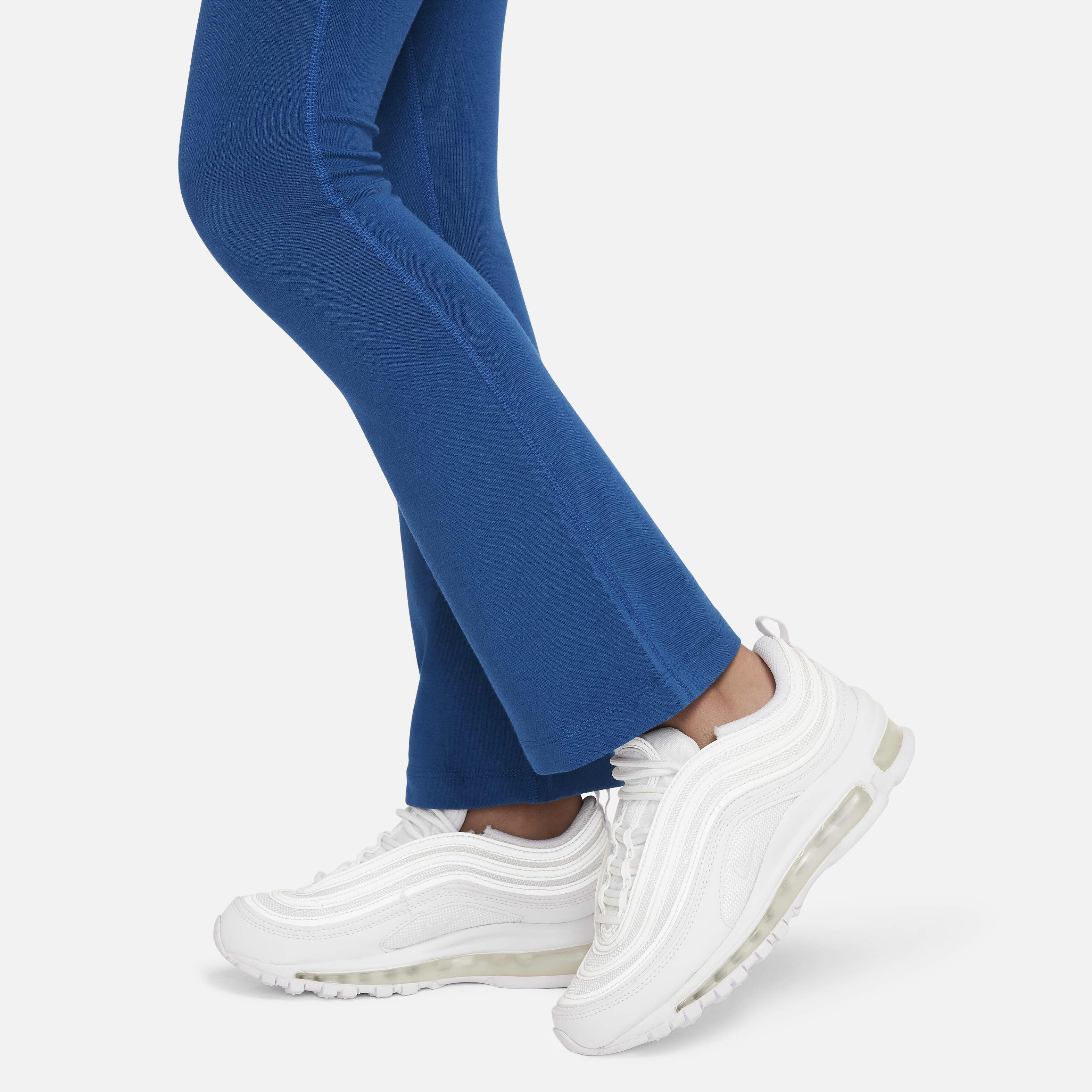 Nike Sportswear Favourites image number 3