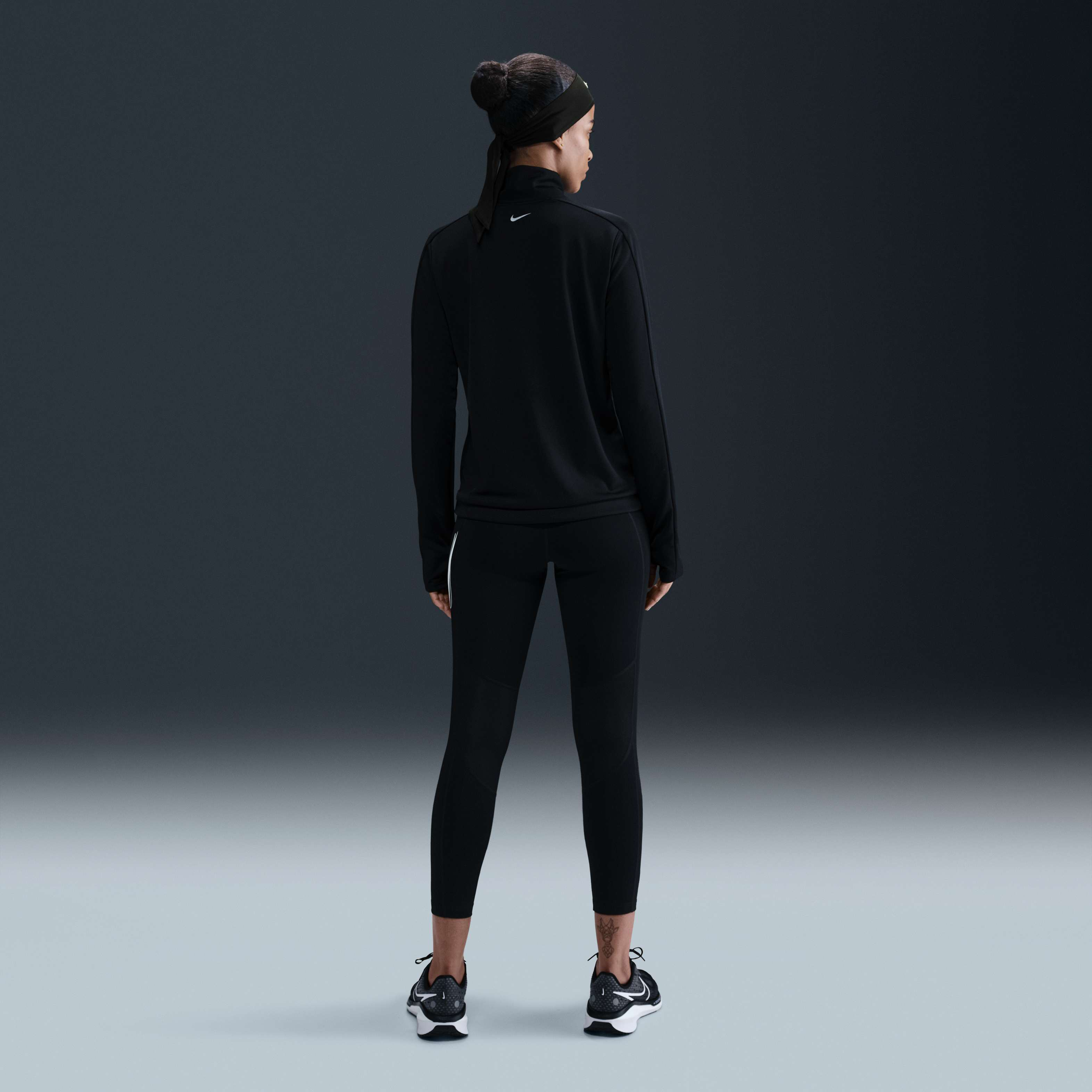 نايكي سووش image number 4