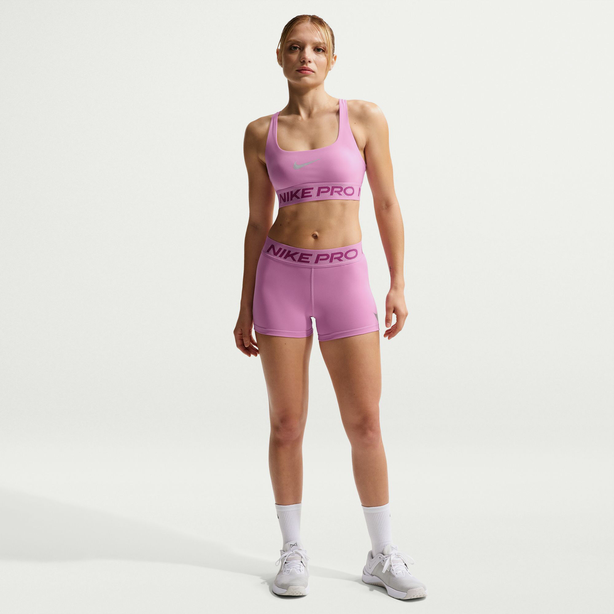 Nike Pro image number 0