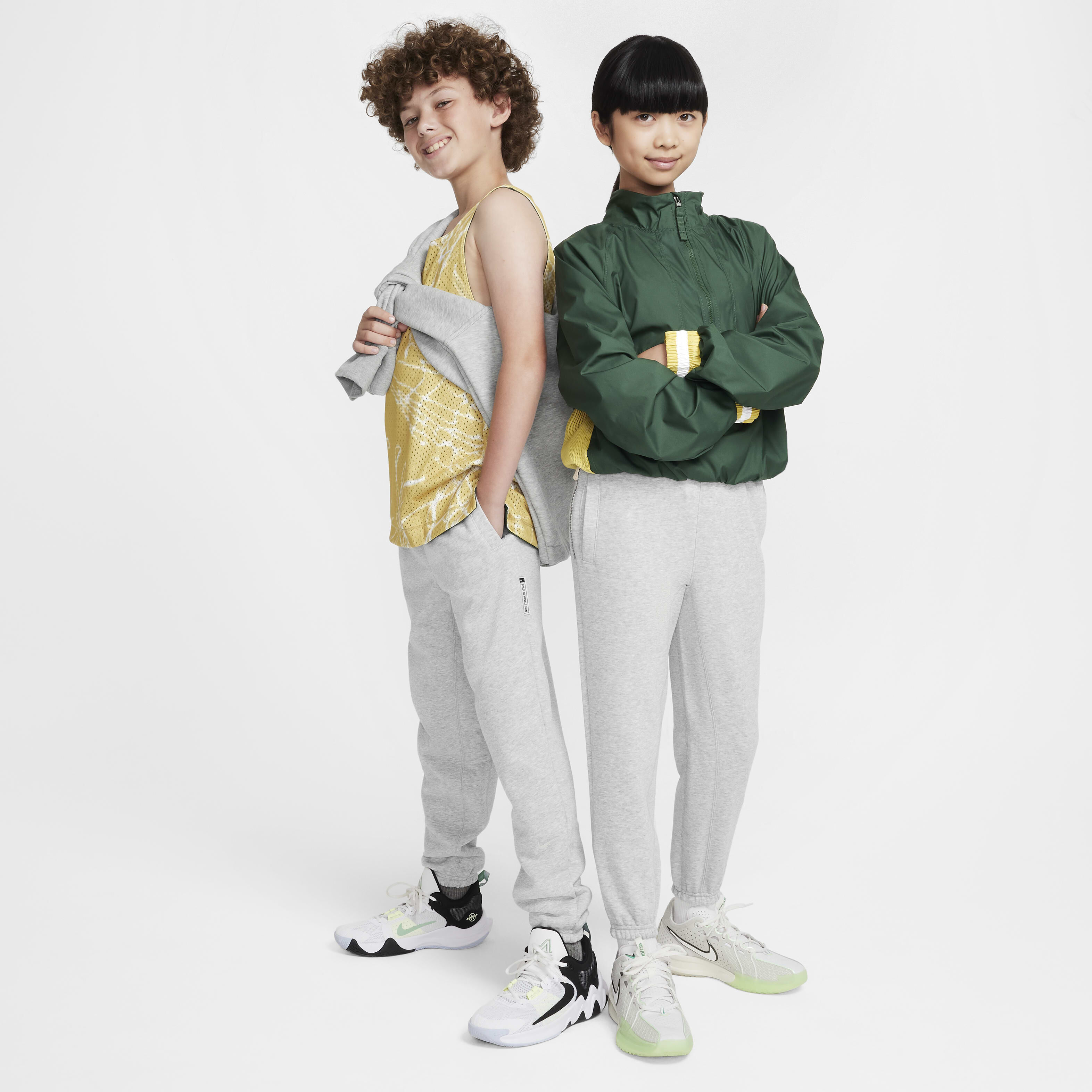 Nike Standard Issue image number 9