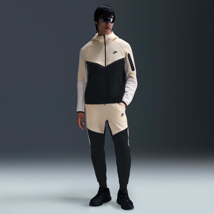 Nike Tech image number 3 Nike Tech image number 3