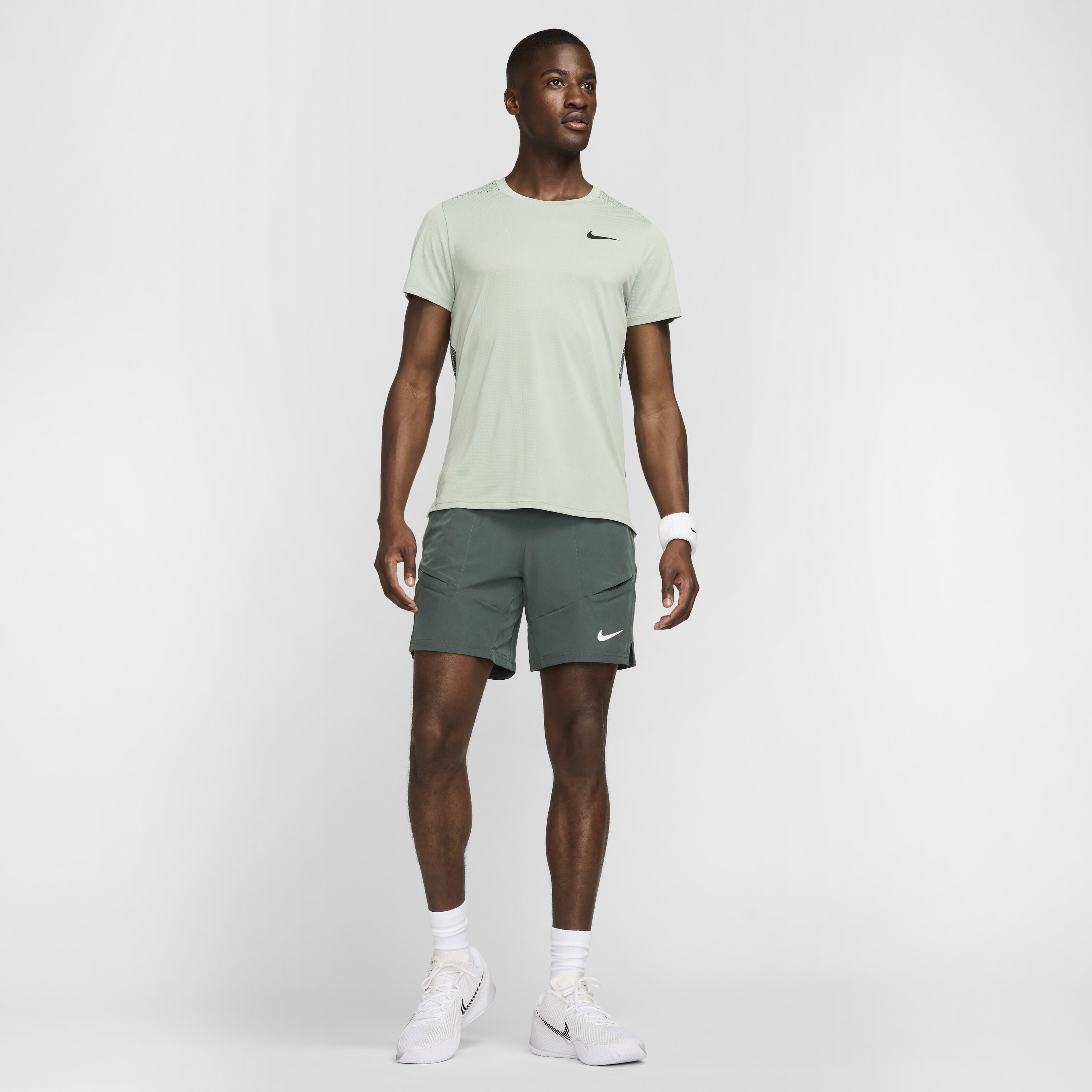 NikeCourt Advantage image number 6