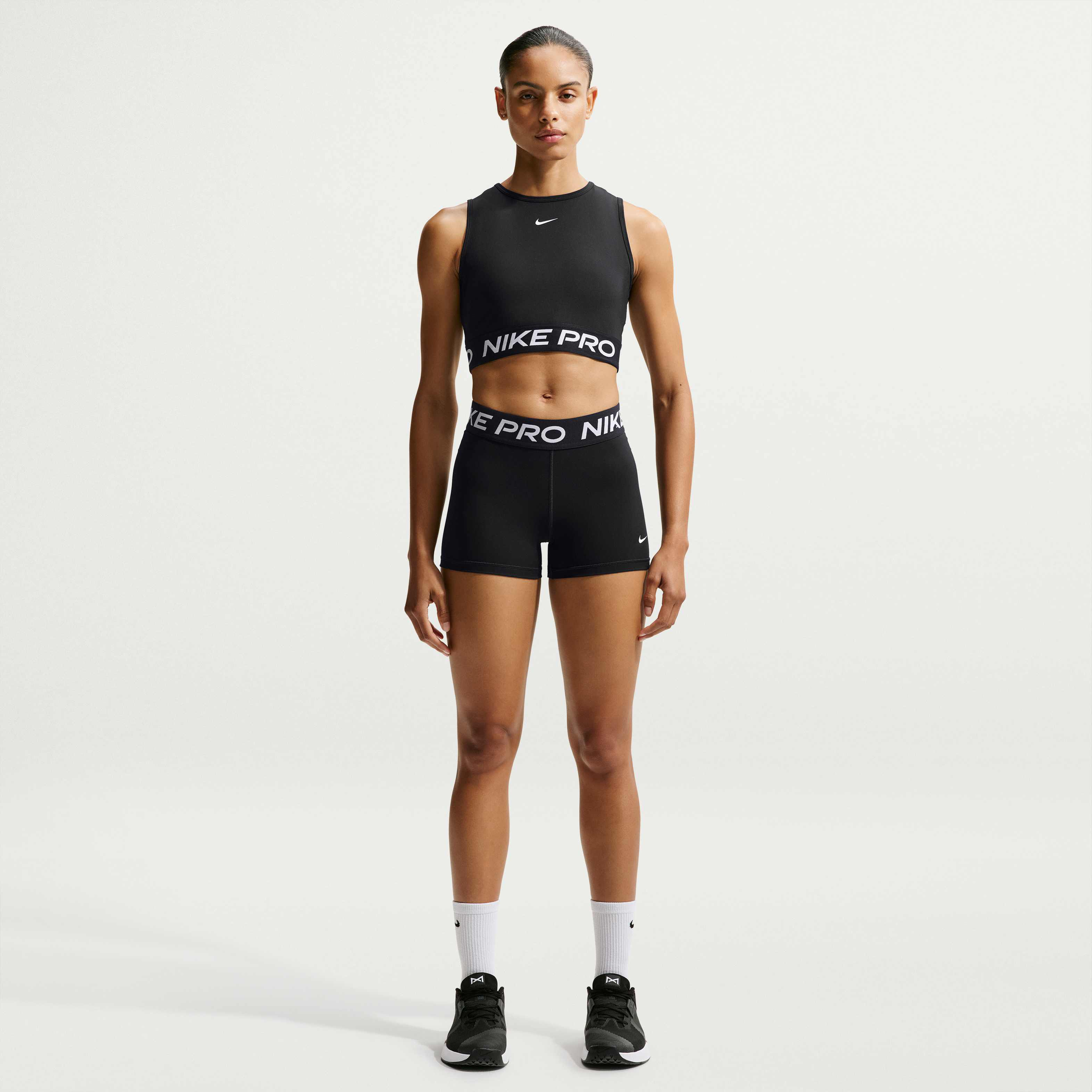 Nike Pro image number 3